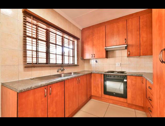 3 BEDROOM TOWNHOUSE FOR SALE IN NEWMARKET